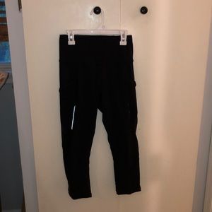 Lululemon black cropped leggings